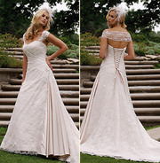 Stunning ‘Essense of Australia’ D737 designer wedding dress – size 10